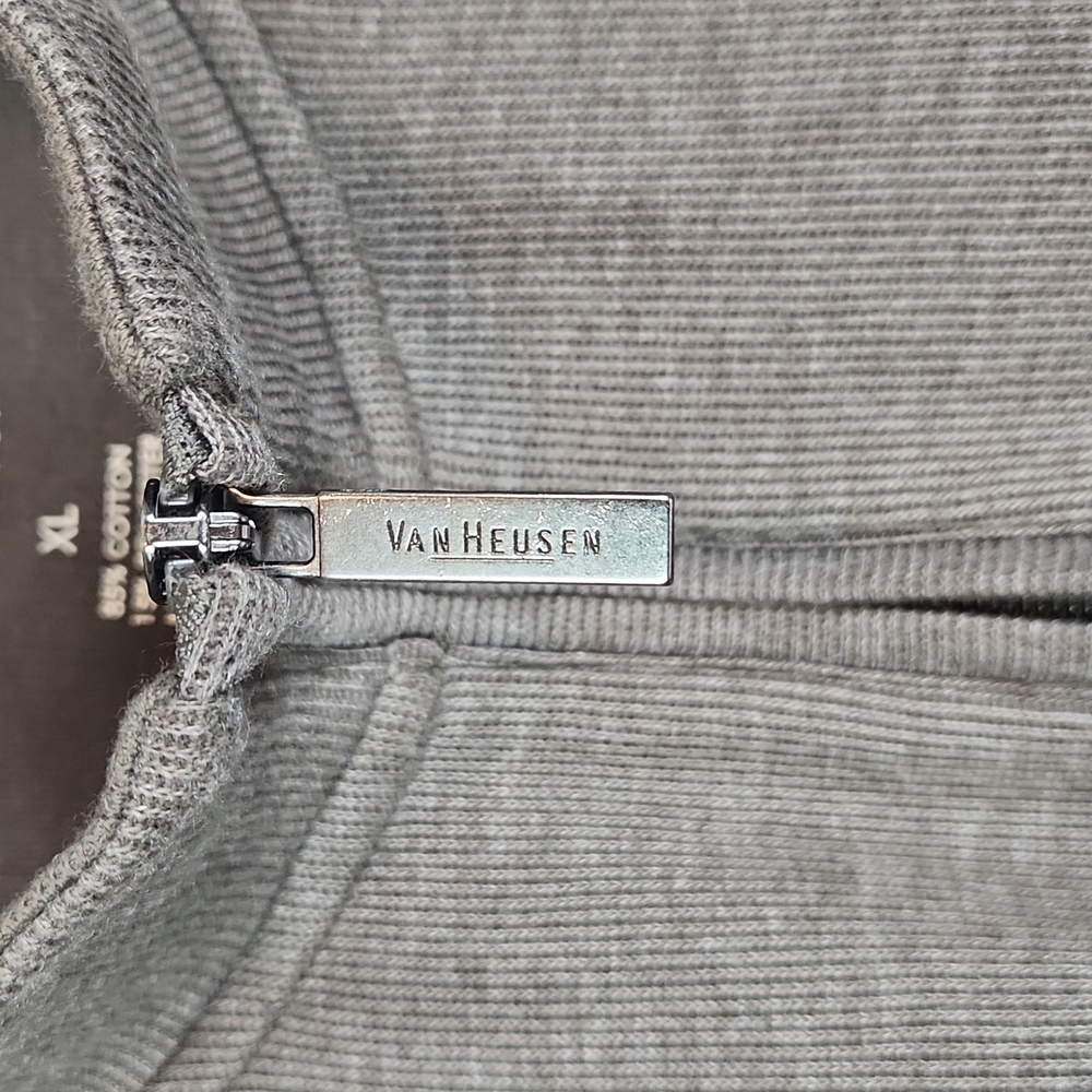 VanHeusen, Men's grayish brown pullover sweater/shirt, in great condition, Sz XL - Picture 6 of 6